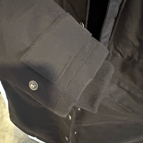 The North Face Women's Snow Down Waterproof Parka In Black - Picture 6 of 8